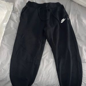black NIKE joggers/sweatpants